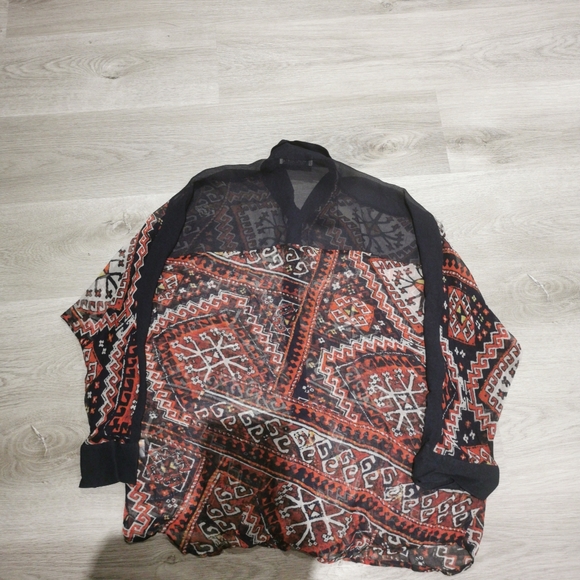 🍀3/$30 Sam and Lavi kimono long sleeve blouse - Picture 4 of 9